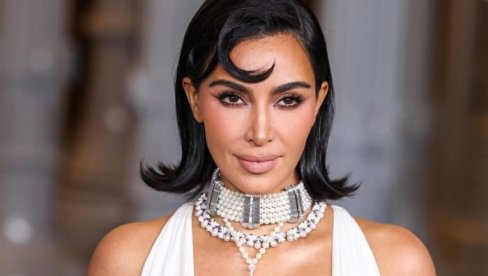KIM KARDAŠIJAN ČASTILA SEBE ZA 45. ROĐENDAN: Potrošila 7 miliona dolara (VIDEO)