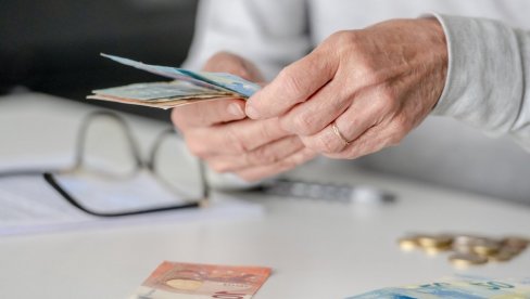 NAJSTARIJIMA DANAS NAJSREĆNIJI DAN: Ovoj grupi građana počinje isplata penzija