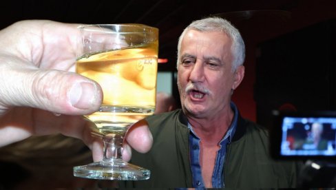 БРАНКО БАБОВИЋ: Ја сам алкохоличар, пијем сваки дан, шта је ту лоше? - признање глумца строго осудили