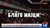 БЛОКАДЕРИ ИЗ НОВОГ ПАЗАРА И ВАЉЕВА ВРЕЂАЈУ СРПСКЕ ПОЛИЦАЈЦЕ: Репортерка Н1 одушевљена (ВИДЕО)