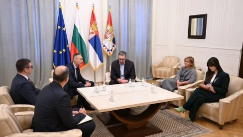 VERUJEM DA ĆE SARADNJA I DALJE JAČATI Vučić primio u oproštajnu posetu ambasadora Bugarske Petka Dojkova