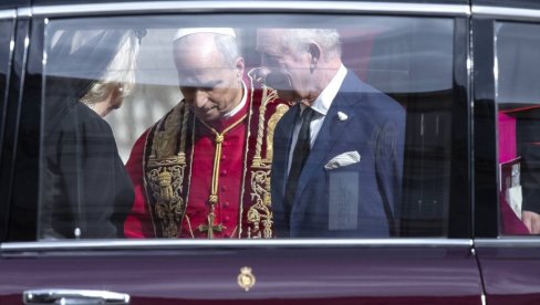 SVI SE SMEJALI U VATIKANU Čuli šta je Kralj Čarls rekao: Sigurno dobijate mnogo domaćih zadataka