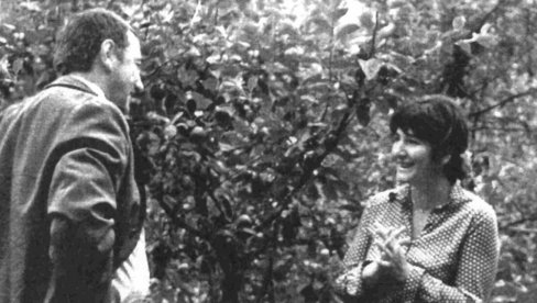 УЗГРЕД СЕ ЉУБИЛИ И ГОВОРИЛИ СТИХОВЕ: Попа осећања према Хаши описао у Часу из песништва