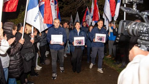 1.300 LJUDI ZA SAT VREMENA PRUŽILO PODRŠKU: SNS prvi predao potpise Opštinskoj izbornoj komisiji u Sečnju