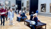 ЛОПОВЕ ВОДИЛИ ДОУШНИЦИ ИЗ МУЗЕЈА ЛУВР?  Форензички докази у Паризу наводно показују да је члан обезбеђења био у контакту са крадљивцима