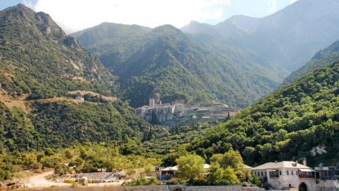 ТВРЂАВА  ВЕРЕ И У  СВЕТИЊИ  СВЕТОГ ПАВЛА: На Светој Гори постојала је још једна Српска царска лавра