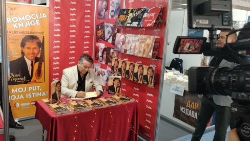GODINE UPORNOSTI, TRUDA I TRAJANJA: Halid Muslimović sa svojom monografijom na Sajmu knjiga - Moj životni put (FOTO)