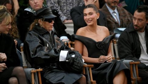 VELIKA MODNA MANIFESTACIJA SE OVE GODINE ODRŽALA U LOS ANĐELESU: Ne zna se koja poznata žena je izgledala bolje na Vogue World 2025.