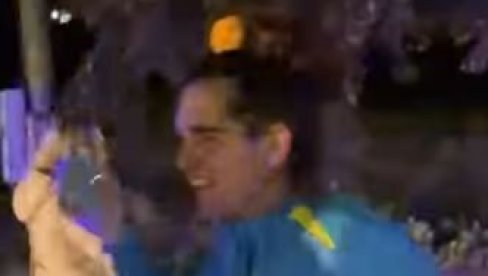 БЛОКАДЕРИ ДОТАКЛИ НОВО ДНО: Какав је ово комеморативни скуп, какво је ово жаљење жртава? (ВИДЕО)