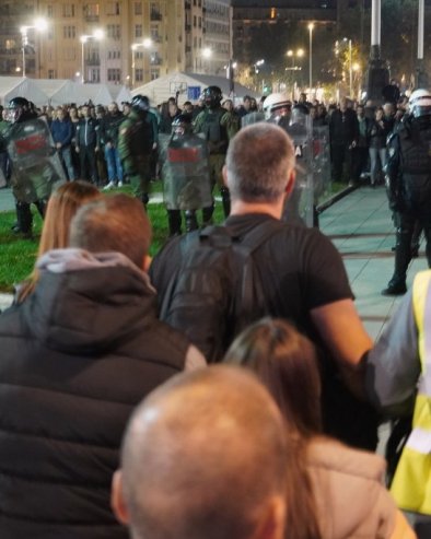 БЛОКАДЕРИ БИ ДА ЗАПАЛЕ БЕОГРАД! Користе Хрку за своје планове