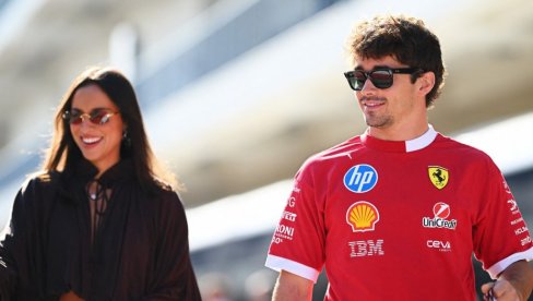 ВЕРИО СЕ ВОЗАЧ ФОРМУЛЕ 1: Запросио прелепу манекенку (ФОТО)