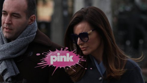 UMRLA JE DOK SAM VODILA VESTI Potresna ispovest voditeljke Pinka: Bila sam ljuta na tatu jer je ostao živ, a mama ne