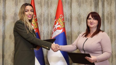 НОВА РАДНА МЕСТА И ДОЛАЗАК ИНВЕСТИТОРА: Потписан важан уговор између општине Бачки Петровац и Владе Србије (ФОТО)