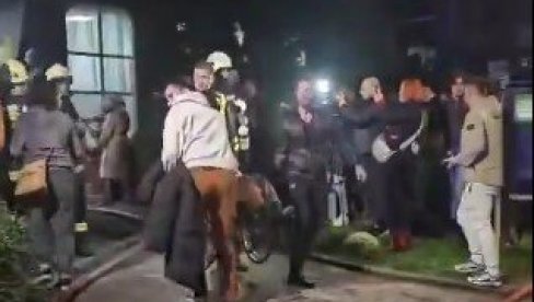 ПЕТ ОСОБА У БОЛНИЦИ ПОСЛЕ ПОЖАРА У ДОМУ ПЕНЗИОНЕРА У ТУЗЛИ: Двоје на интензивној нези (ВИДЕО)
