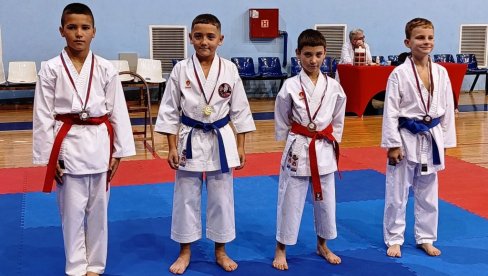 СРЕБРО И БРОНЗА ВРЕДНИ КАО ЗЛАТО:  Велики успех најмлађих каратиста параћинске „Црнице“