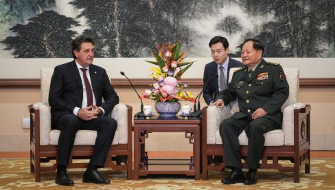 СРБИЈА ИМА КЉУЧНУ УЛОГУ У ОДРЖАВАЊУ СТАБИЛНОСТИ РЕГИОНА: Састанак министра Гашића са потпредседником Централне војне комисије Кине