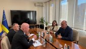 MINISTAR POPOVIĆ U TUZLI IZRAZIO SAUČEŠĆE: Ponudio pomoć Srbije povodom tragedije u Domu penzionera