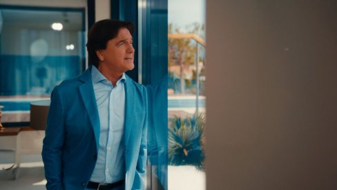 SA TONČIJEVIM POTPISOM: Zdravko Čolić sa Huljićem doneo muzičku toplinu i osećaj bliskosti (FOTO)