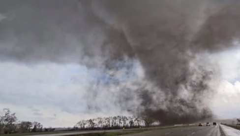 ЈЕЗИВЕ СЦЕНЕ ПРЕПЛАВИЛЕ ИНТЕРНЕТ: Удари ветра од 250 км/х односе животе, више од стотину људи повређено (ВИДЕО)