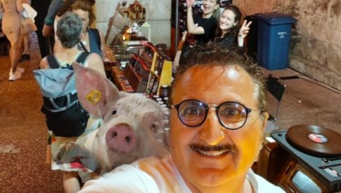 Некада члан популарне ex-YU групе, данас прави ЧОКОЛАДУ ОД СВИЊСКЕ МАСТИ: Дигао кредит од 10.000€ и кренуо