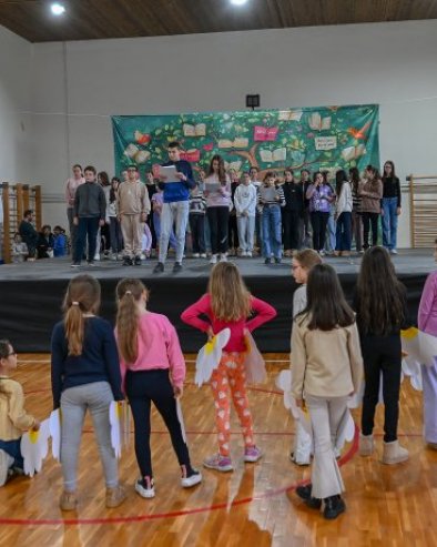 ПОД АВАЛОМ УЧЕ ВЕЋ ДВА ВЕКА: Вождовачка основна школа Вук Караџић у Рипњу обележила значајан јубилеј