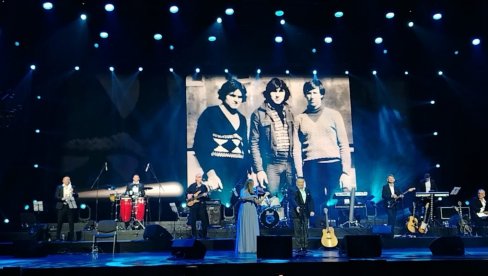 КАДА ДУША ПЕВА: Вече Халида Муслимовића обележило 50 песама и три сата море емоција (ФОТО)