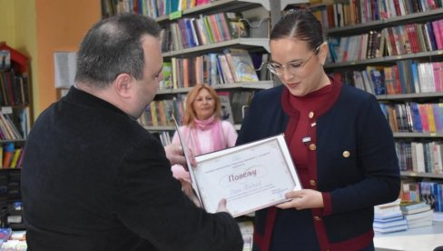 MINISTARKA PAVKOV U JAGODINSKOJ BIBLIOTECI: Saradnja sa najstarijom ustanovom kulture u Pomoravlju (FOTO)