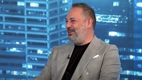 BRANKO BABIĆ TEŠKO POVREĐEN U SAOBRAĆAJNOJ NESREĆI: Vozilo sletelo sa puta i zakucalo se u ogradu