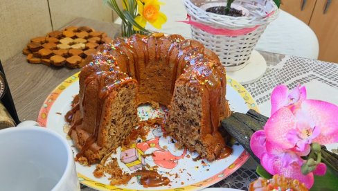 KUGLOF SA KARAMELOM I ORASIMA: Jednostavan recept za mnogima omiljenu poslasticu (VIDEO)