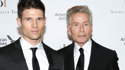 KELVIN KLAJN JE BIO PORODIČAN ČOVEK PREKO 10 GODINA, PA SE RAZVEO I NAŠAO DEČKA: Napunio 83. godine uživa sa 45. godina mlađim