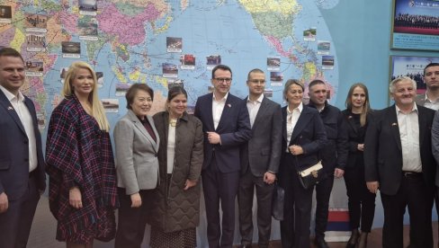 DELEGACIJA SNS U KINI: Razgovori usmereni ka daljem jačanju partijske saradnje SNS i KPK