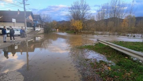 PROGLAŠENE VANREDNE ODBRANE OD POPLAVA: Ugroženo područje Južne Morave (FOTO)