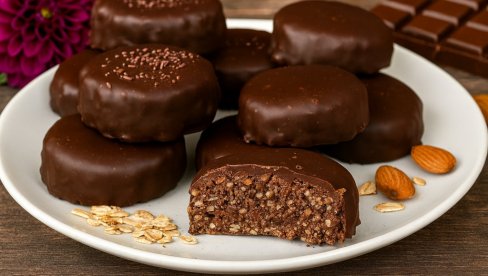 KOLAČIĆI SA URMAMA I ORASIMA: Recept za zdravu poslasticu