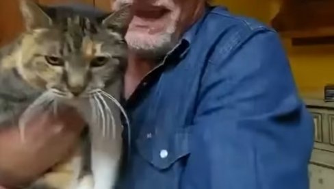 АСА СЕ ВРАЋА КУЋИ: Нестала мачка пронађена након 10 година (ВИДЕО)