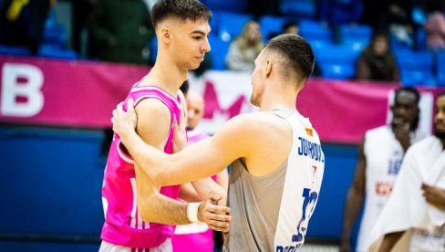 ЗВЕЗДИН ШПИЈУН! Играли Мега и Будућност у АБА лиги, а на трибини - више него занимљиво