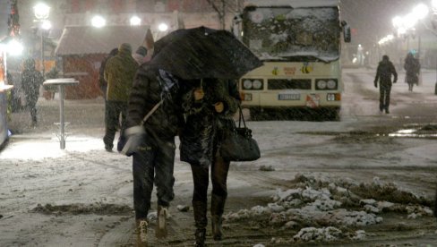 ЈУТРО ВЕДРО И ХЛАДНО, ТОКОМ ДАНА ПРОЛАЗНО НАОБЛАЧЕЊЕ УЗ КРАТКОТРАЈНИ СНЕГ: Временска прогноза за уторак, 30. децембар 2025