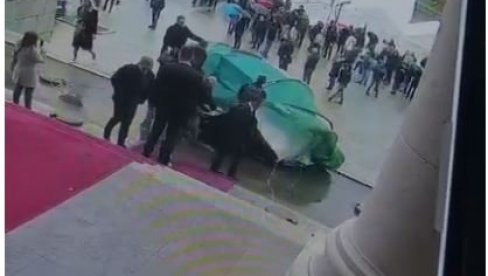 Захтев опозиције за изборе само је фарса