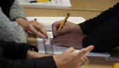 POPUCALI SVI ŠAVOVI: Opozicija se deli, kolone se samo množe