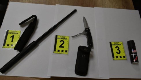 КОД ОДБОРНИКА БЛОКАДЕРА ИЗ ЗАЈЕЧАРА ПРОНАЂЕН НОЖ, ПАЛИЦА, БИБЕР СПРЕЈ: Кренуо у Неготин као логистичка помоћ опозицији! (ФОТО)