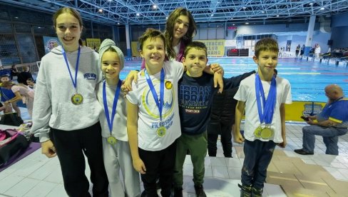 МЕЂУНАРОДНИ ПЛИВАЧКИ МИТИНГ У ПАНЧЕВУ: Девет медаља за младе такмичаре „Посејдона“ (ФОТО)