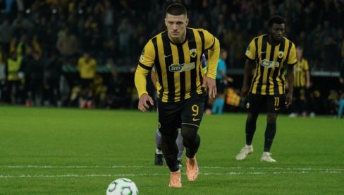 NEVEROVATNI LUKA JOVIĆ: Srbin nastavio da rešeta mreže, doneo još jednu pobedu AEK-u