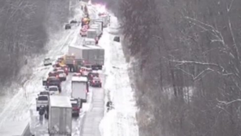 НЕСРЕЋА КАКВА СЕ РЕТКО ВИЂА: Ланчани судар, учествовало чак 45 возила - потпуно уништена! (ФОТО/ВИДЕО)