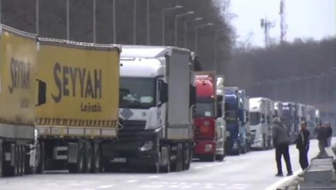 VOZAČI, OPREZ: Gusta magla otežava vidljivost - Kamoni na graničnim prelazima čekaju i do sedam sati