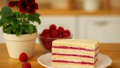 POSNA ROZEN TORTA SA MALINAMA: Recept za kremastu poslasticu koju ćete obožavati!
