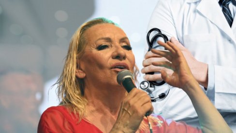 PROBLEMI SA SRCEM, UGRAĐEN BAJPAS: Vesna hitno hospitalizovana, a evo od čega pevačica boluje