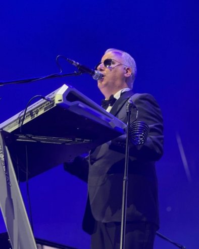 УСИЈАЊЕ У ЗАГРЕБУ: Саша Матић музиком и песмом поздравио фанове (ФОТО)