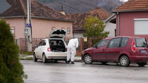 "TA KUĆA JE STVARNO UKLETA" Majci i ocu prerezao grkljan, pa sebi isekao vene: Novi detalji porodične tragedije u Čačku