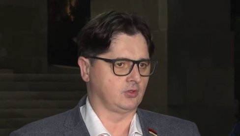 ОЧЕКУЈЕМ ПОЧЕТАК РАЗРЕШЕЊА ЗАГОРКЕ ДОЛОВАЦ: Мрдић предао сет правосудних закона који су од данас у скупштинској процедури