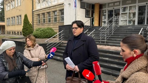 ДОЛОВАЦ И НЕНАДИЋ НАРЕДИЛИ ДА СЕ ОДБАЦИ ПРИЈАВА ПРОТИВ БОЈОВИЋА И МИЛОШЕВИЋА Мрдић: Следи кривична пријава