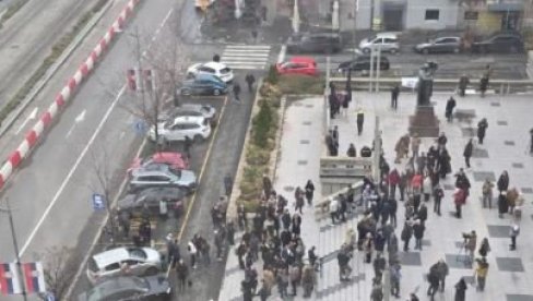 DA LI SU ONI NAŠA DECA?